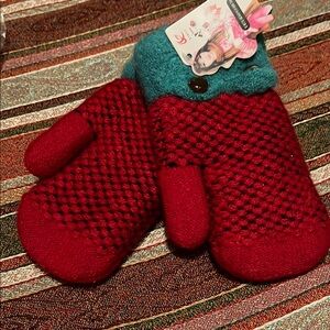 Knit Mittens acrylic faux fur Sherpa lined Red and Green with tiny brown buttons